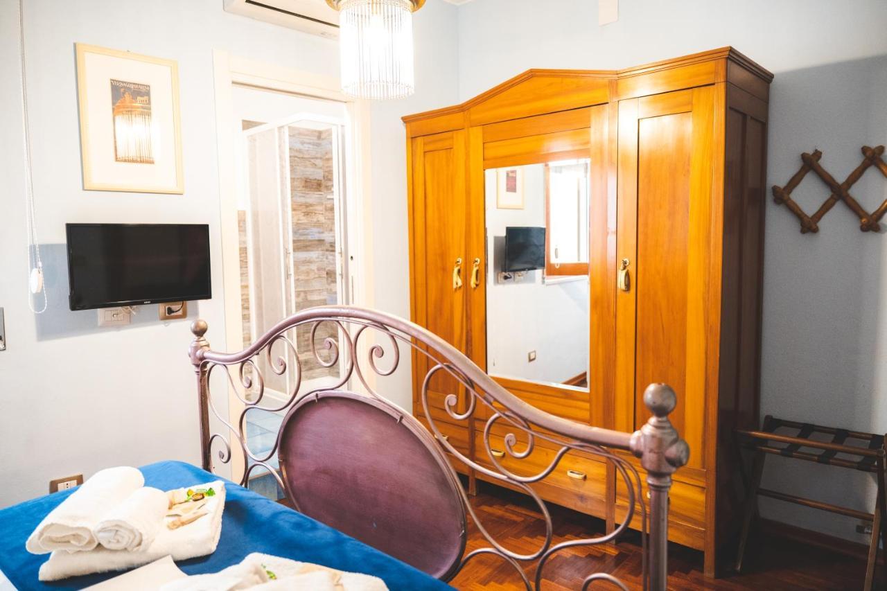 Bed and Breakfast Casa Tonina Carloforte  Exterior foto
