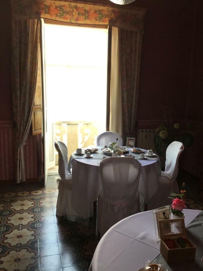 Bed and Breakfast Casa Tonina Carloforte  Exterior foto